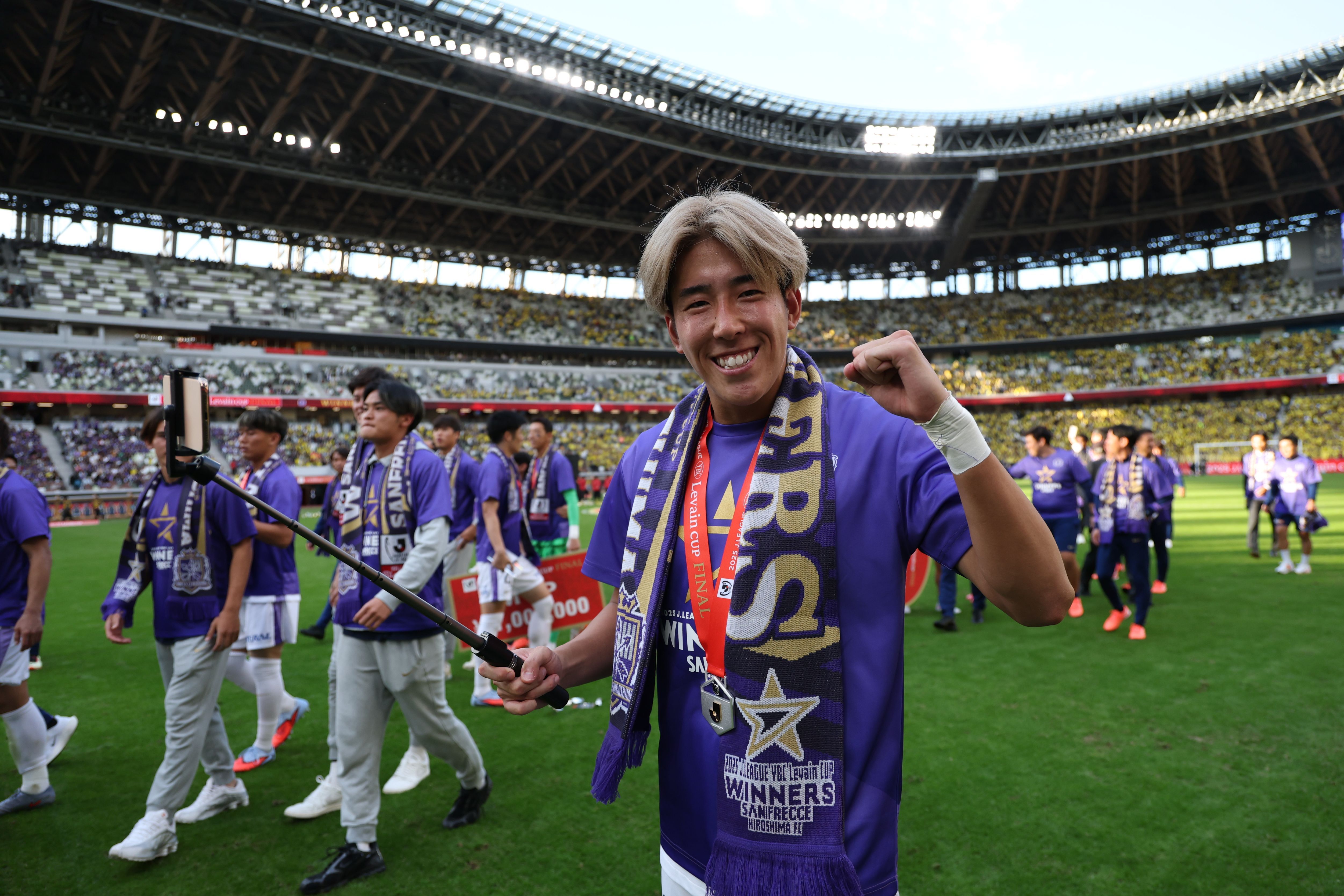 新体制のサンフレッチェ広島、中野就斗ら3選手との契約更新を発表 新体制のサンフレッチェ広島、中野就斗ら3選手との契約更新を発表